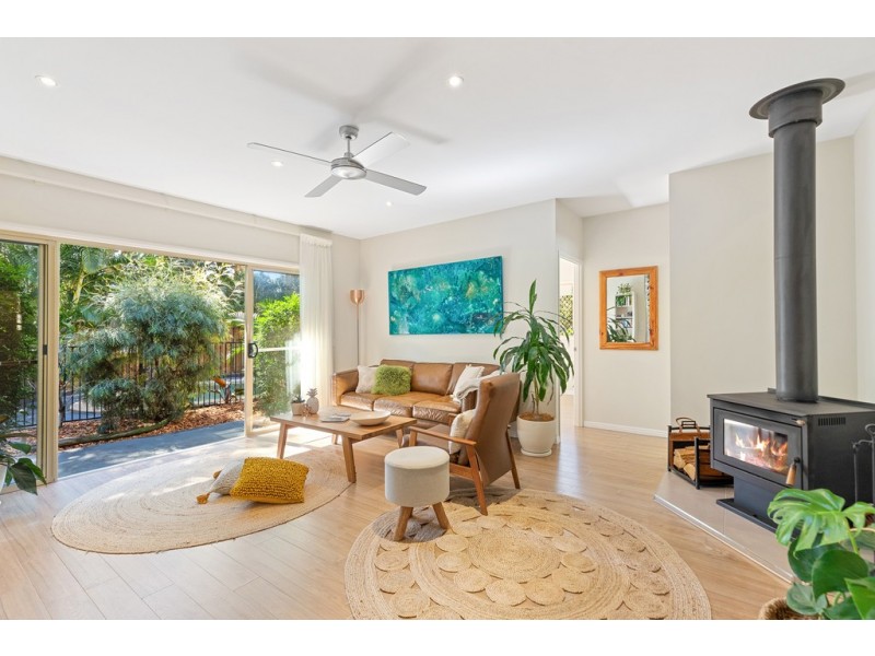 2 Captains Court, Sunrise Beach QLD 4567