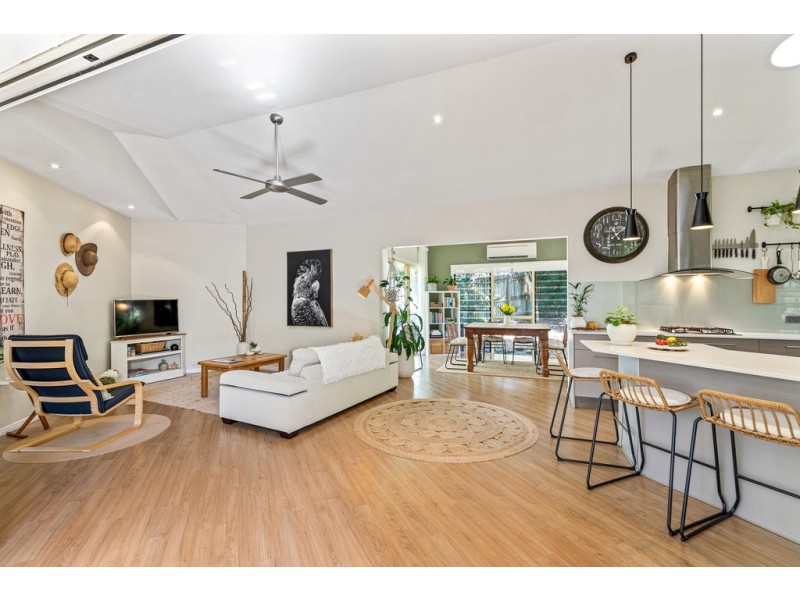 2 Captains Court, Sunrise Beach QLD 4567