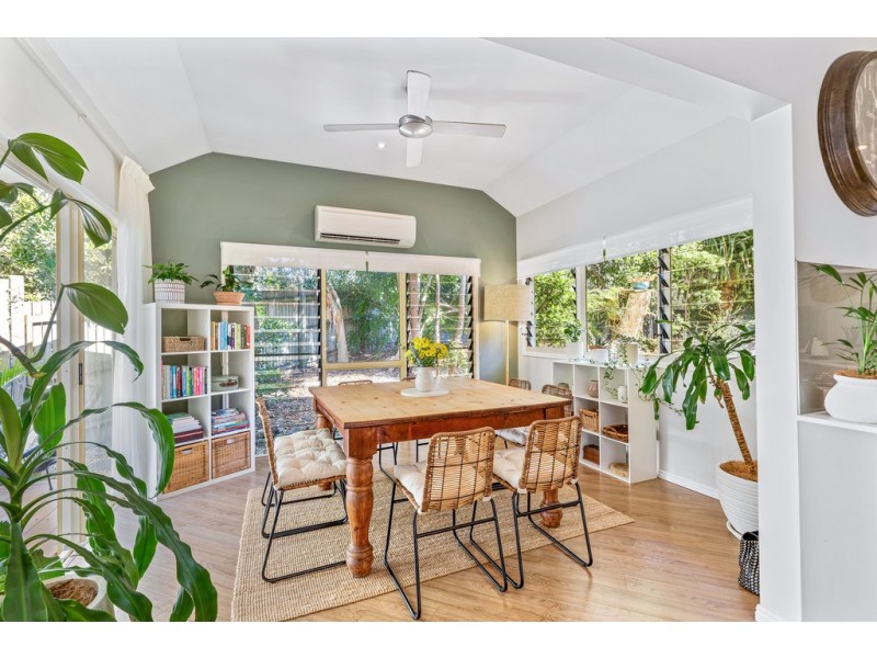 2 Captains Court, Sunrise Beach QLD 4567