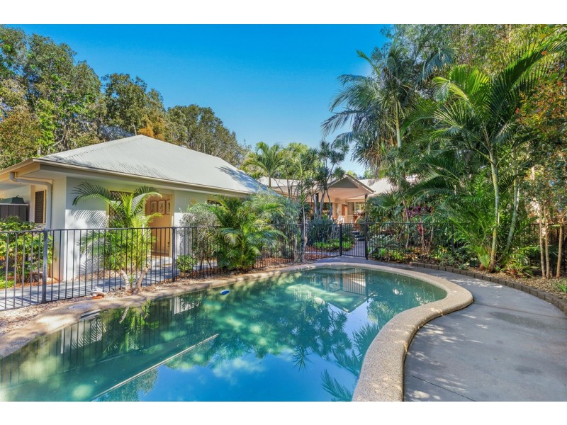 2 Captains Court, Sunrise Beach QLD 4567