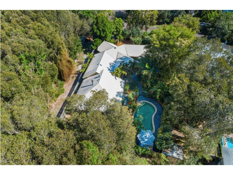2 Captains Court, Sunrise Beach QLD 4567