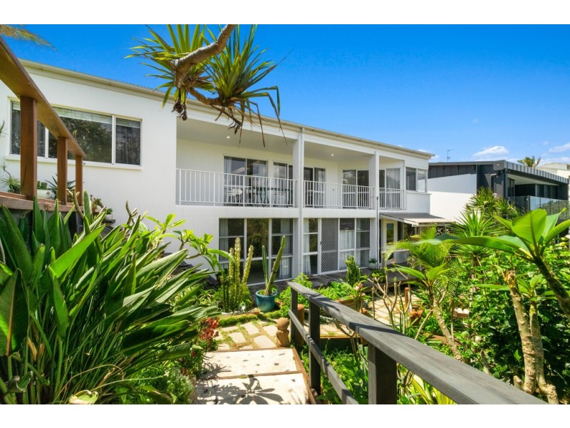 4 Corsair Crescent, Sunrise Beach QLD 4567