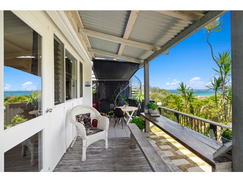 4 Corsair Crescent, Sunrise Beach QLD 4567
