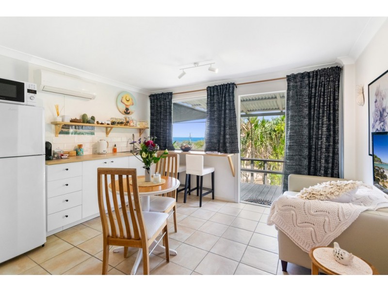 4 Corsair Crescent, Sunrise Beach QLD 4567