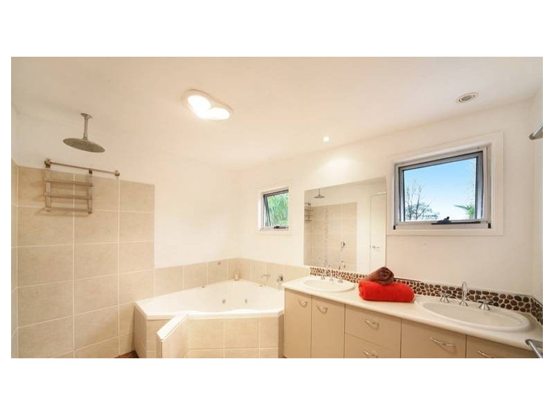 11 Hendry Street, Tewantin QLD 4565