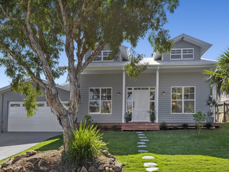 8 Dayspring Street, Sunrise Beach QLD 4567