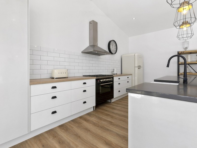 8 Dayspring Street, Sunrise Beach QLD 4567