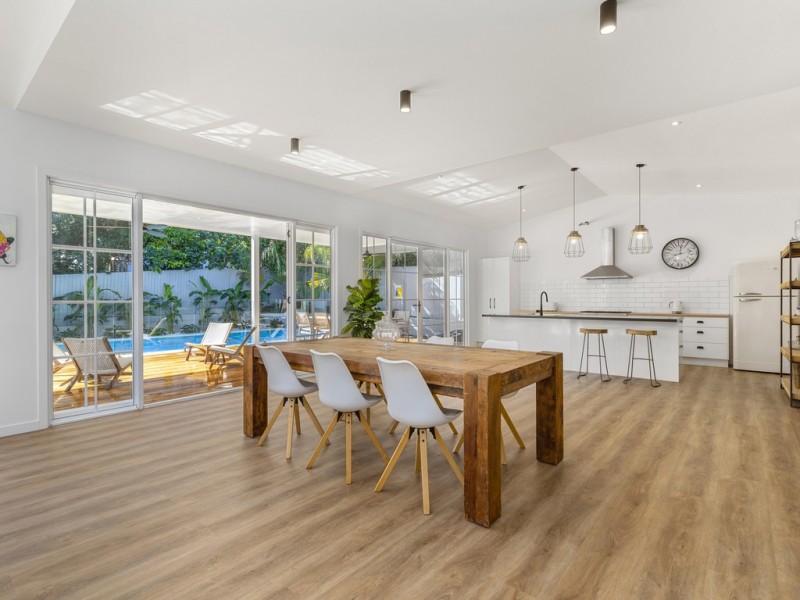 8 Dayspring Street, Sunrise Beach QLD 4567