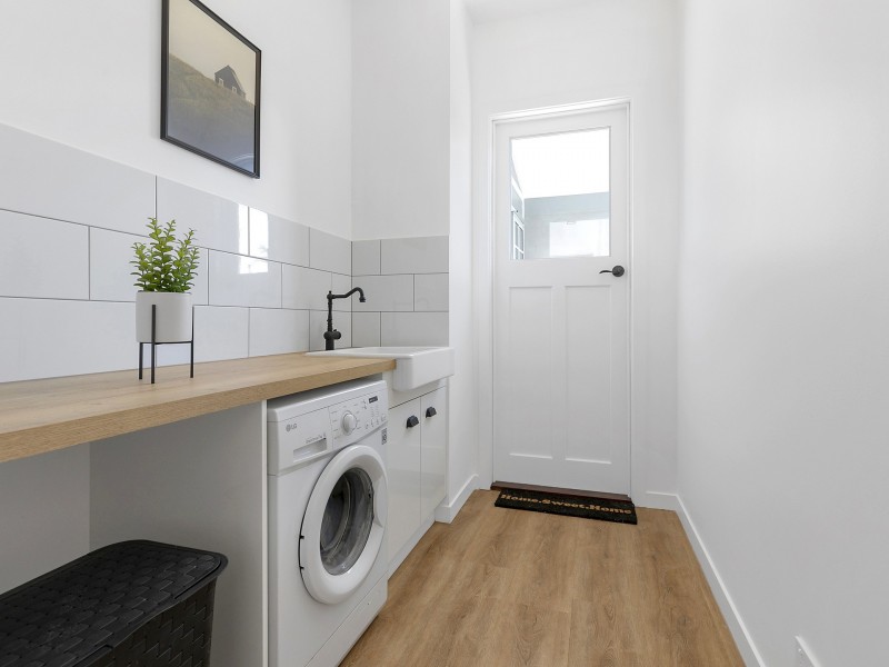 8 Dayspring Street, Sunrise Beach QLD 4567