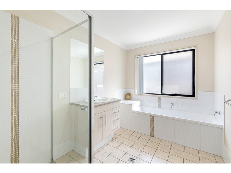 12 Kauri Crescent, Peregian Springs QLD 4573