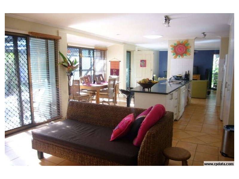 33 Griffith Ave, Tewantin QLD 4565