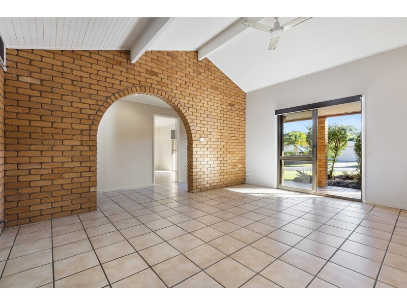 4 Fontaine Court, Tewantin QLD 4565