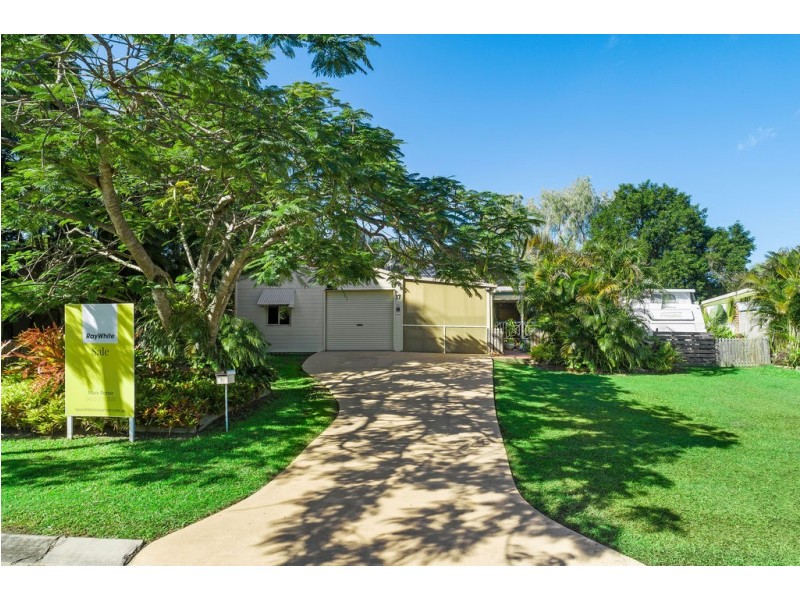 17 Foedera Crescent, Tewantin QLD 4565