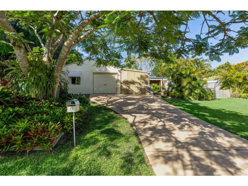17 Foedera Crescent, Tewantin QLD 4565