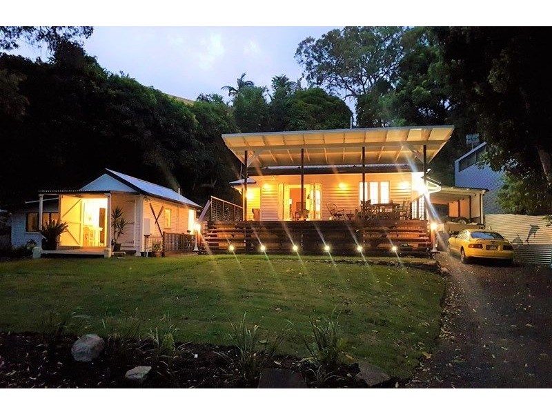 8 Boreen Parade, Boreen Point QLD 4565