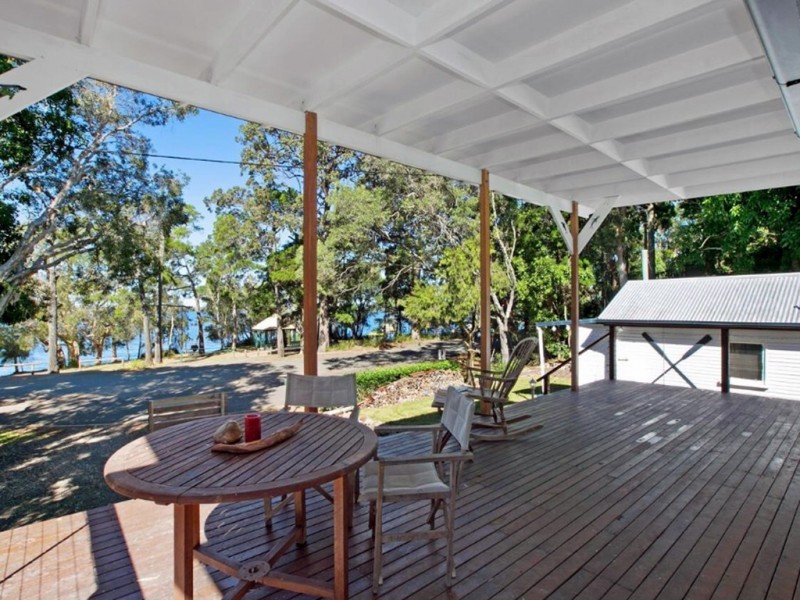8 Boreen Parade, Boreen Point QLD 4565