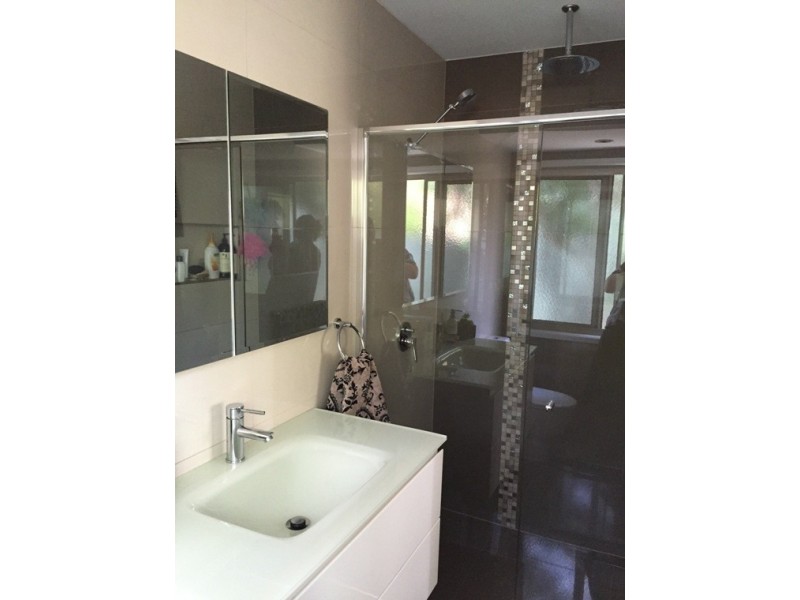 12 Lake Entrance Boulevard, Noosaville QLD 4566