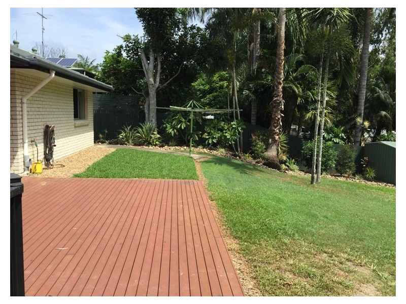 12 Lake Entrance Boulevard, Noosaville QLD 4566