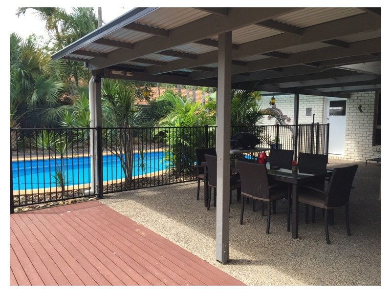 12 Lake Entrance Boulevard, Noosaville QLD 4566