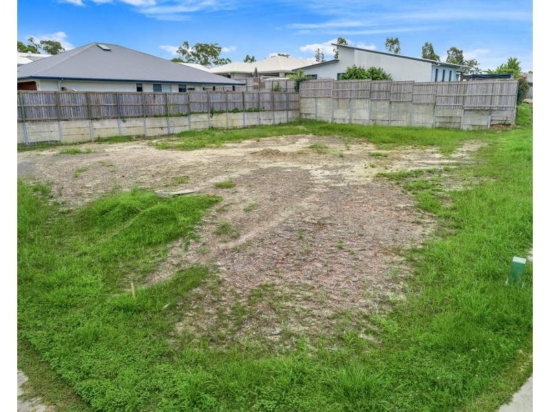 27 Shire Drive, Noosaville QLD 4566