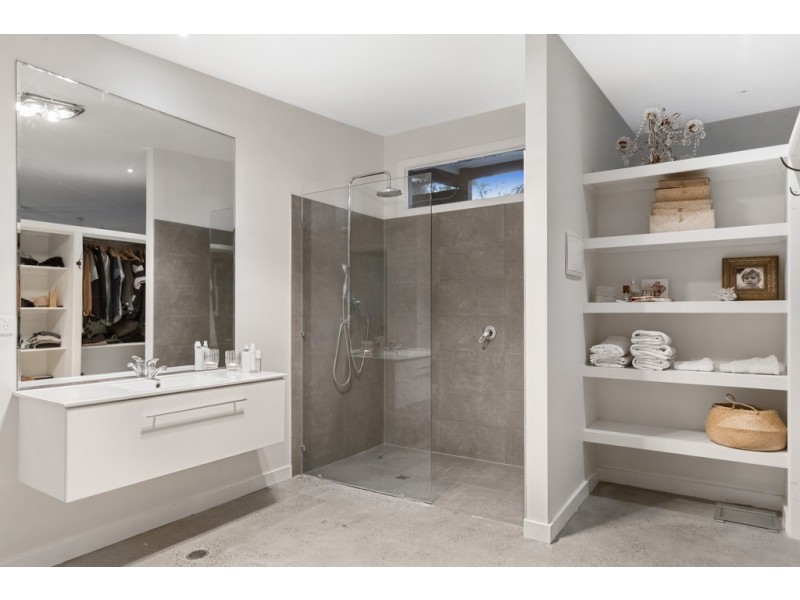 27 Sleepy Hollow Drive, Noosa Heads QLD 4567