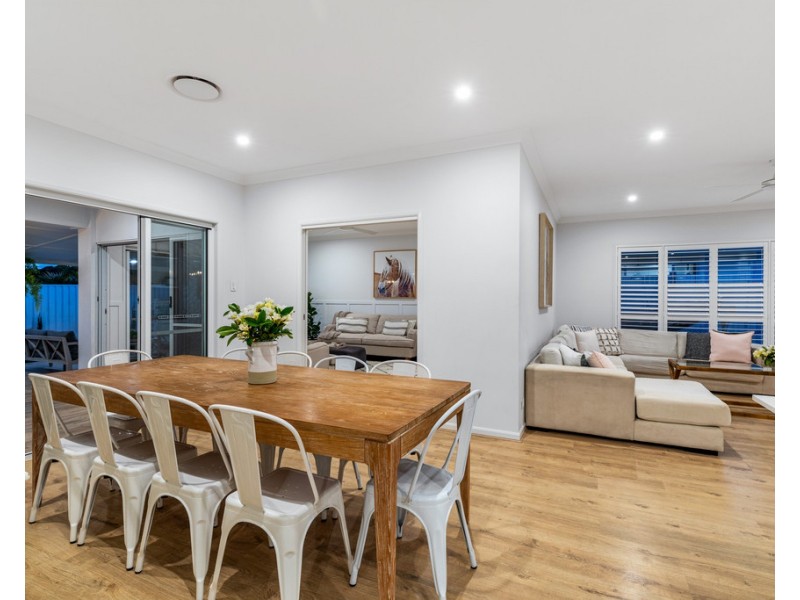 37 Pine Street, Cooroy QLD 4563
