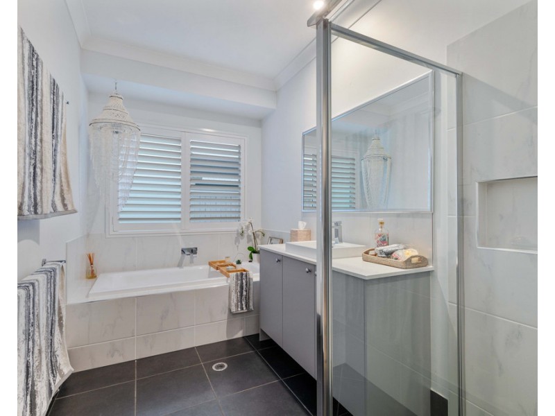 37 Pine Street, Cooroy QLD 4563