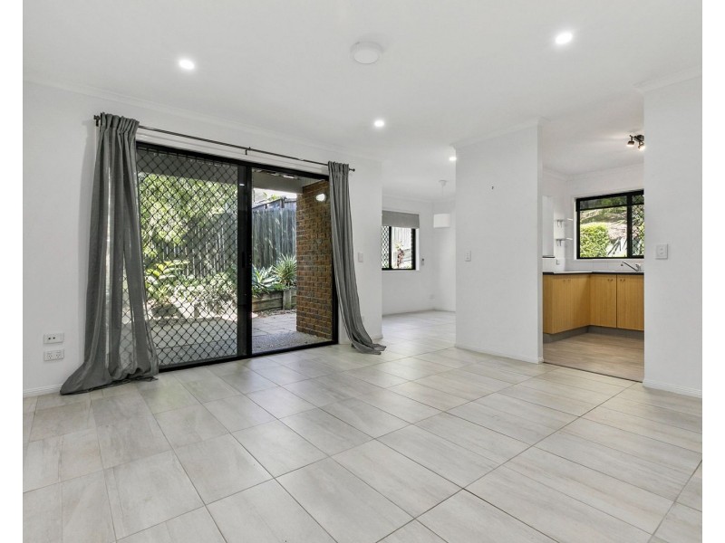 3/8 Beacon Court, Sunrise Beach QLD 4567