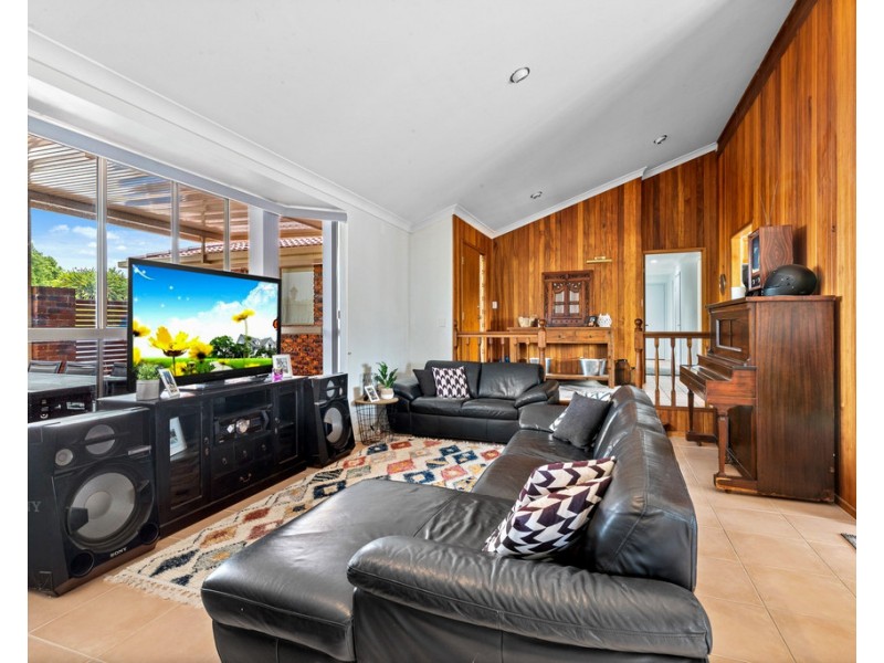 4 Falcon Crescent, Cooroy QLD 4563