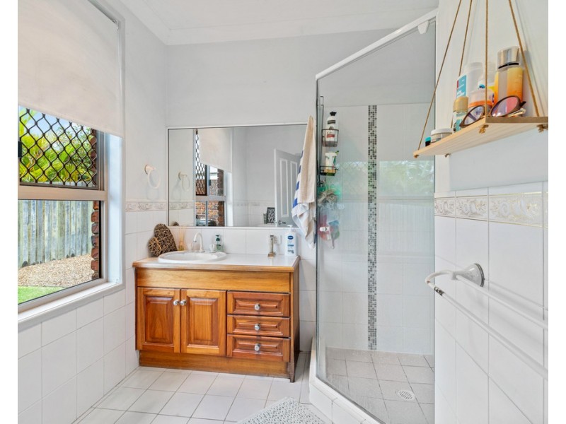 4 Falcon Crescent, Cooroy QLD 4563