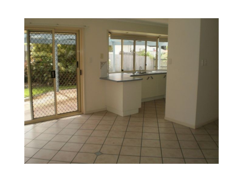 64 Lake Entrance Bvd, Noosaville QLD 4566