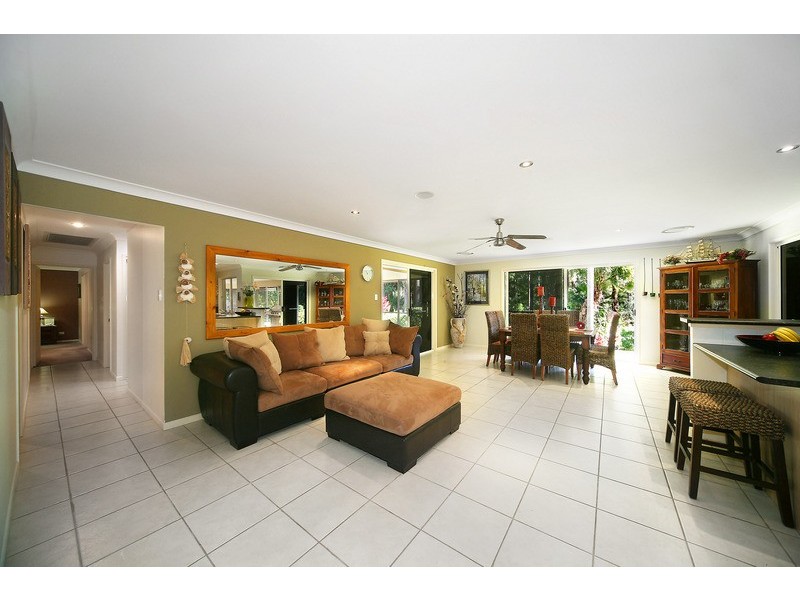 3 Vines Ct, Tinbeerwah QLD 4563