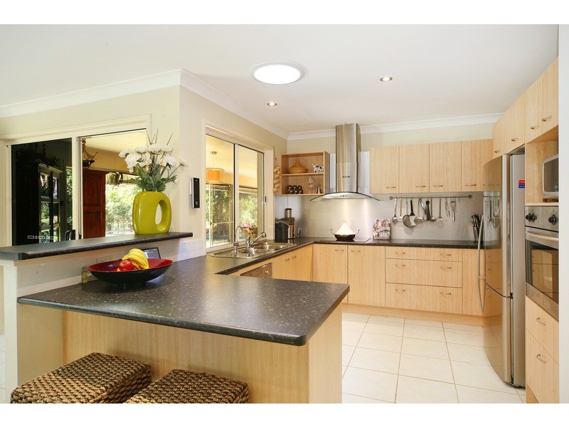 3 Vines Ct, Tinbeerwah QLD 4563