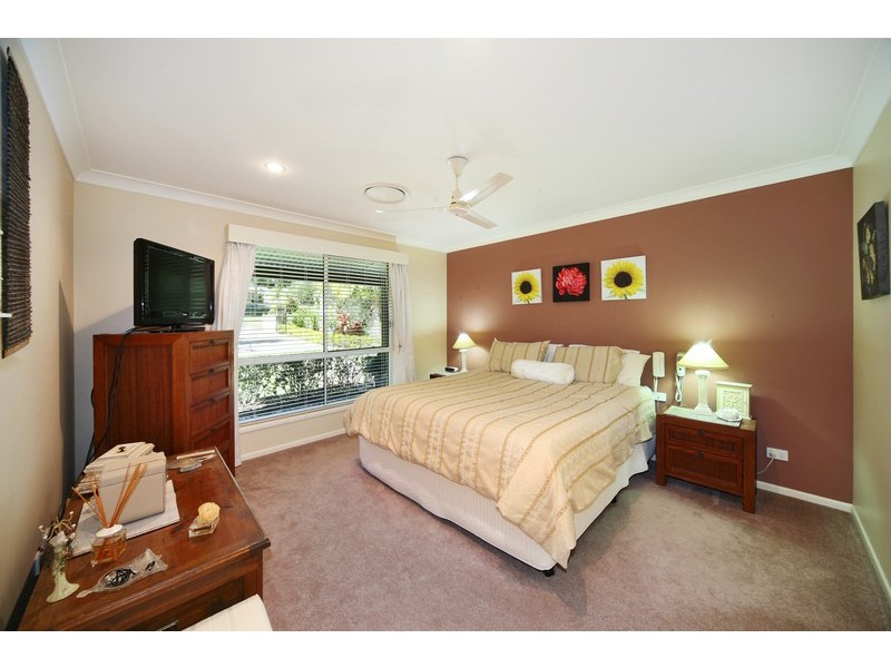 3 Vines Ct, Tinbeerwah QLD 4563