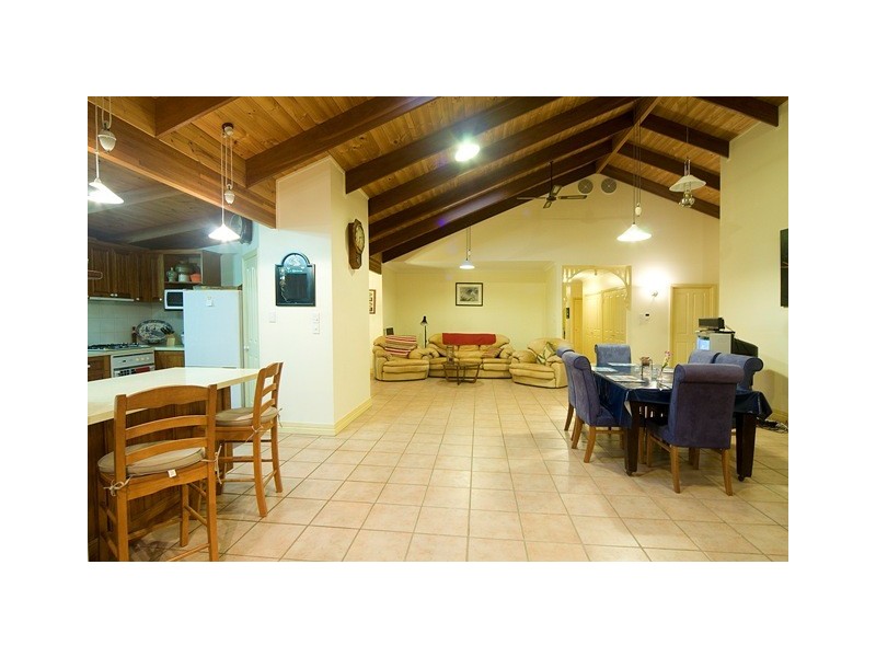 8 Burnett Place, Tewantin QLD 4565