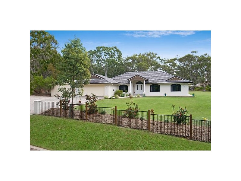 7 Lakeside Dr, Cooroibah QLD 4565