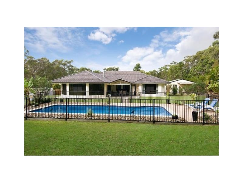 7 Lakeside Dr, Cooroibah QLD 4565