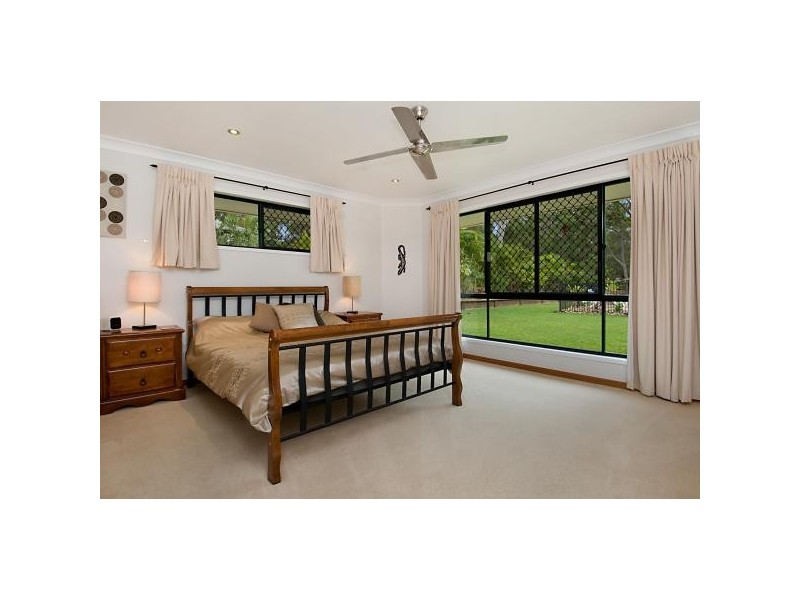 7 Lakeside Dr, Cooroibah QLD 4565