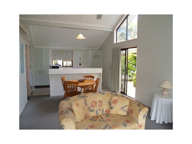 27 Munna Crescent, Noosaville QLD 4566