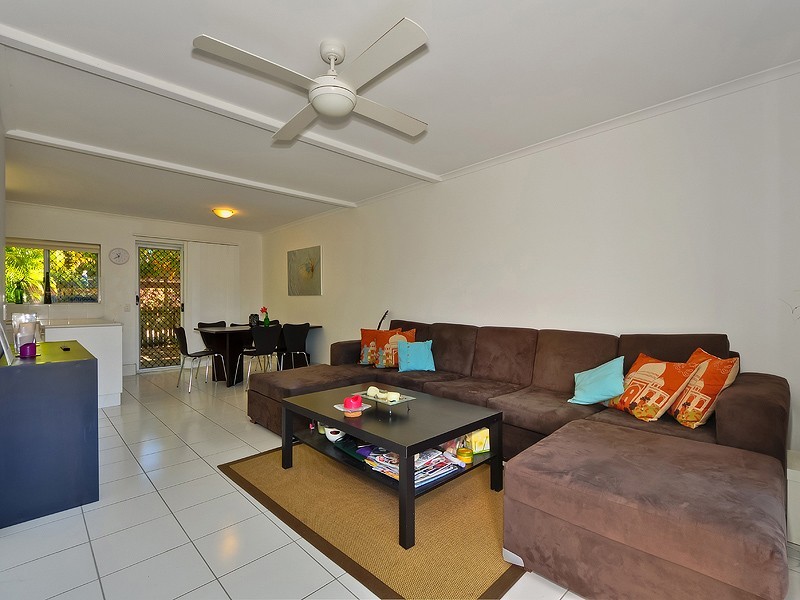 2/17 Margit Cr, Sunrise Beach QLD 4567