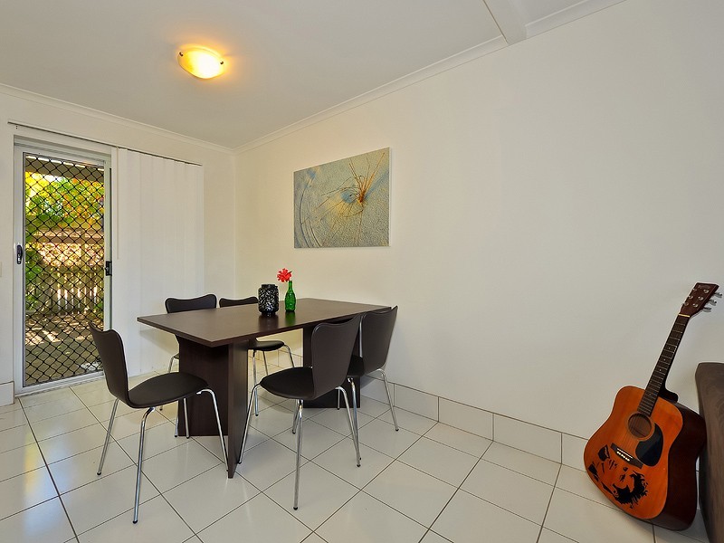2/17 Margit Cr, Sunrise Beach QLD 4567