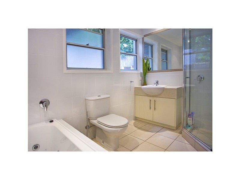 6 MOONARE CR, Noosa Heads QLD 4567