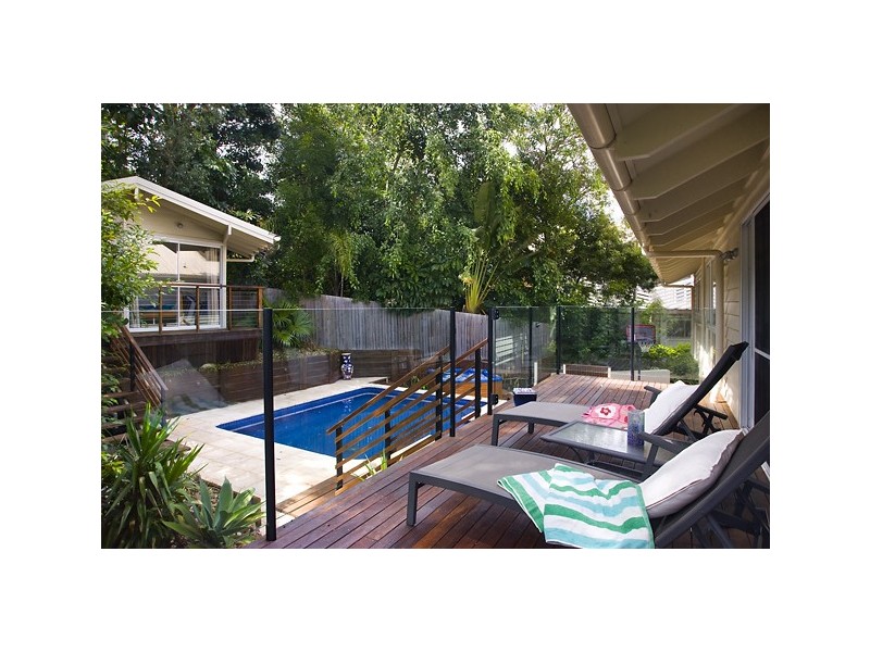 6 MOONARE CR, Noosa Heads QLD 4567