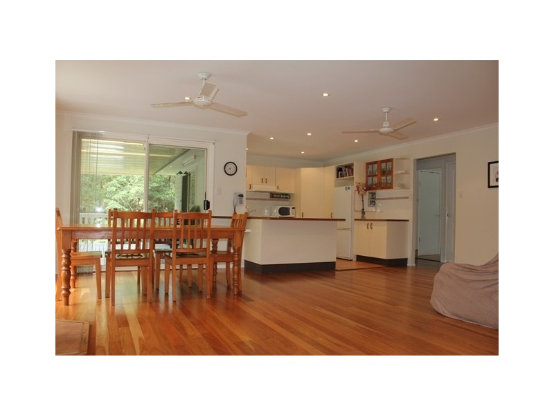 2 Sunrise Rd, Tinbeerwah QLD 4563