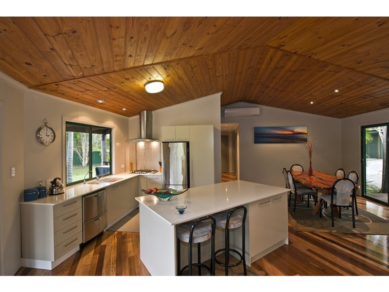 3 Silverdale Crt, Cooroibah QLD 4565