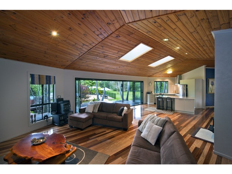 3 Silverdale Crt, Cooroibah QLD 4565