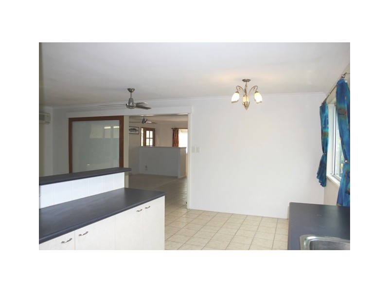 25 McNab Ave, Tewantin QLD 4565