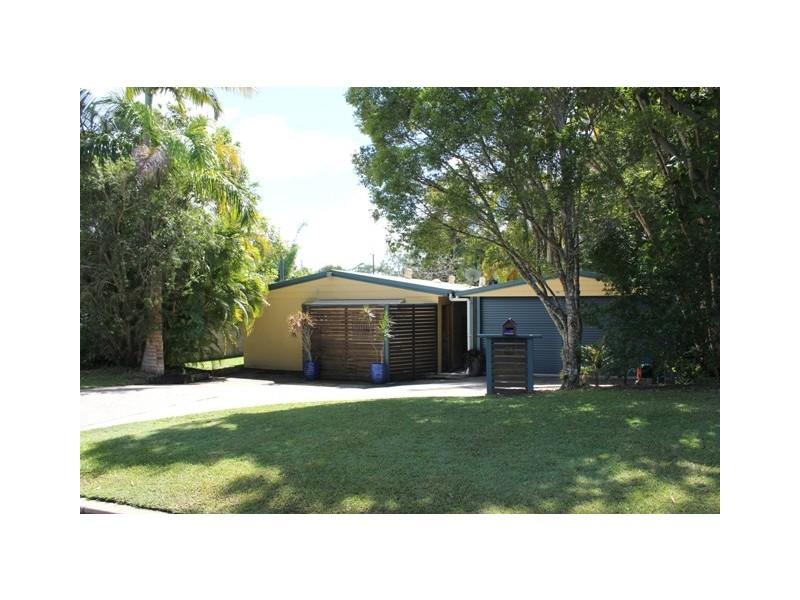 25 McNab Ave, Tewantin QLD 4565