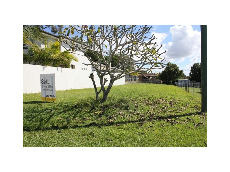 54 Hendry St, Tewantin QLD 4565