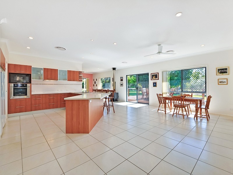 33 Edington Drive, Cooroibah QLD 4565